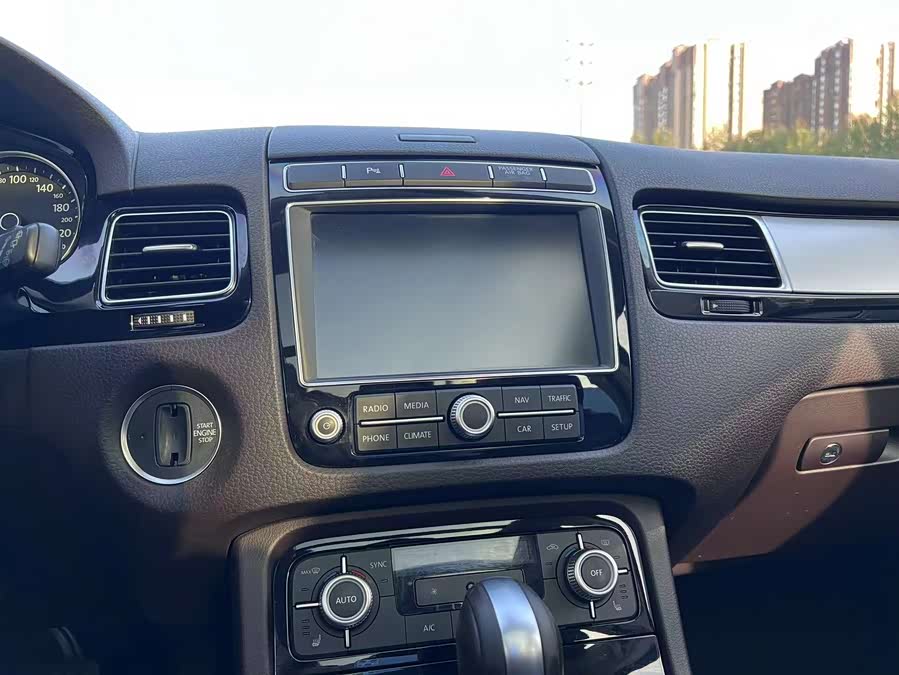 Volkswagen Touareg 2016 immagine di auto #14