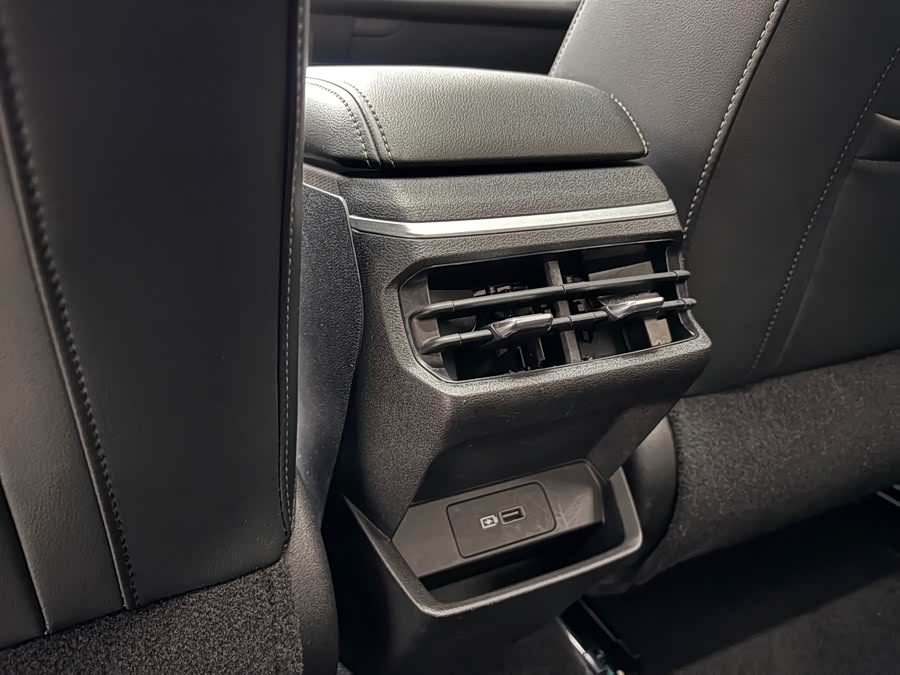 GEELY Emgrand 2023 #14 GEELY Emgrand 2023 car image #14