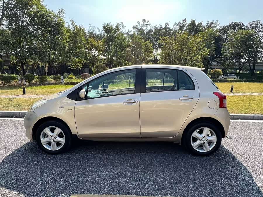 Toyota Yaris 2010 imagem de carro #14