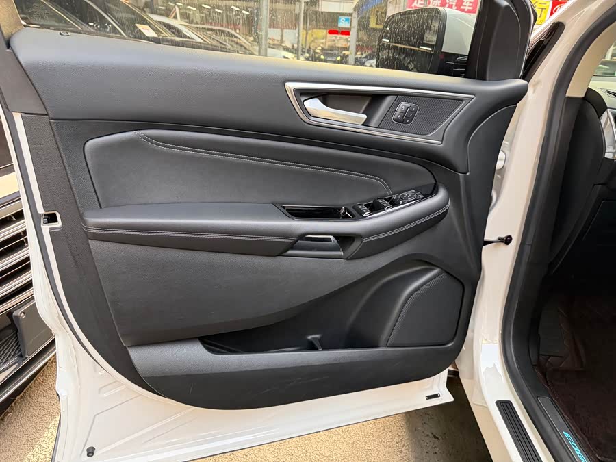 Ford Edge 2018 immagine di auto #14