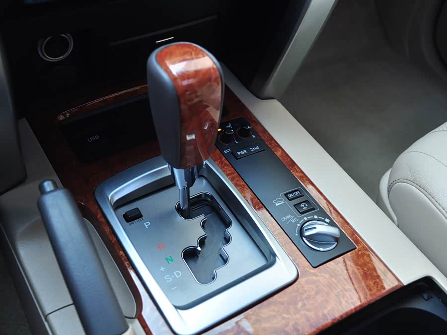 Toyota Land Cruiser 2014 #14 Toyota Land Cruiser 2014 car image #14