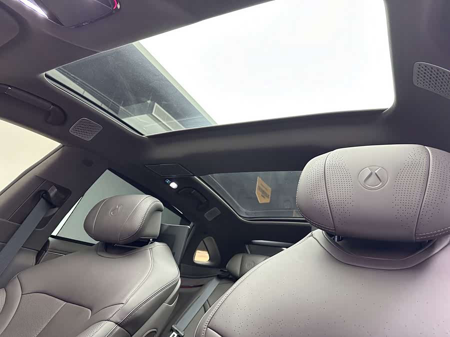 Denza Z9 2024 #14 Denza Z9 2024 car image #14