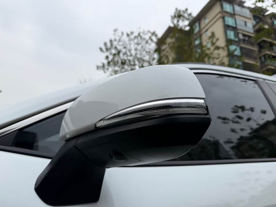 Toyota RAV4 2021 car image #14