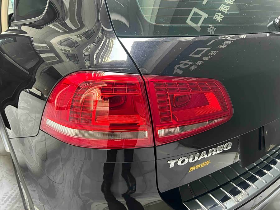 Volkswagen Touareg 2018 car image #14