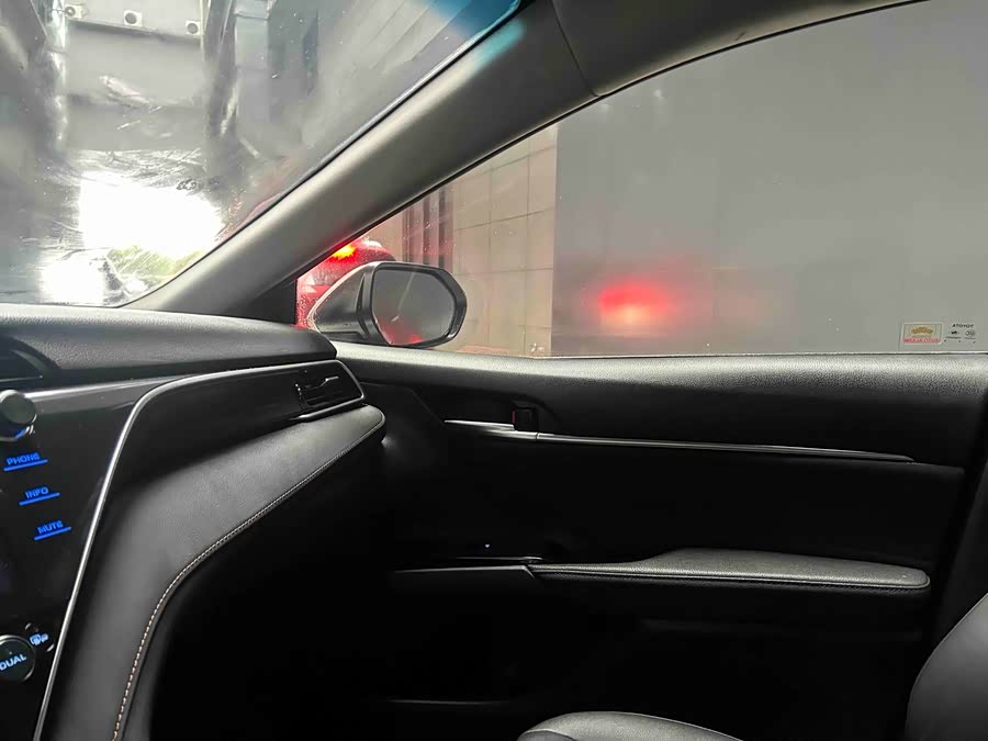 Toyota Camry 2019 car image #14