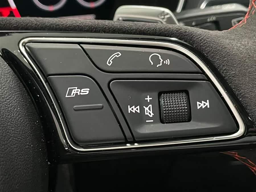 Audi RS 4 2023 car image #14