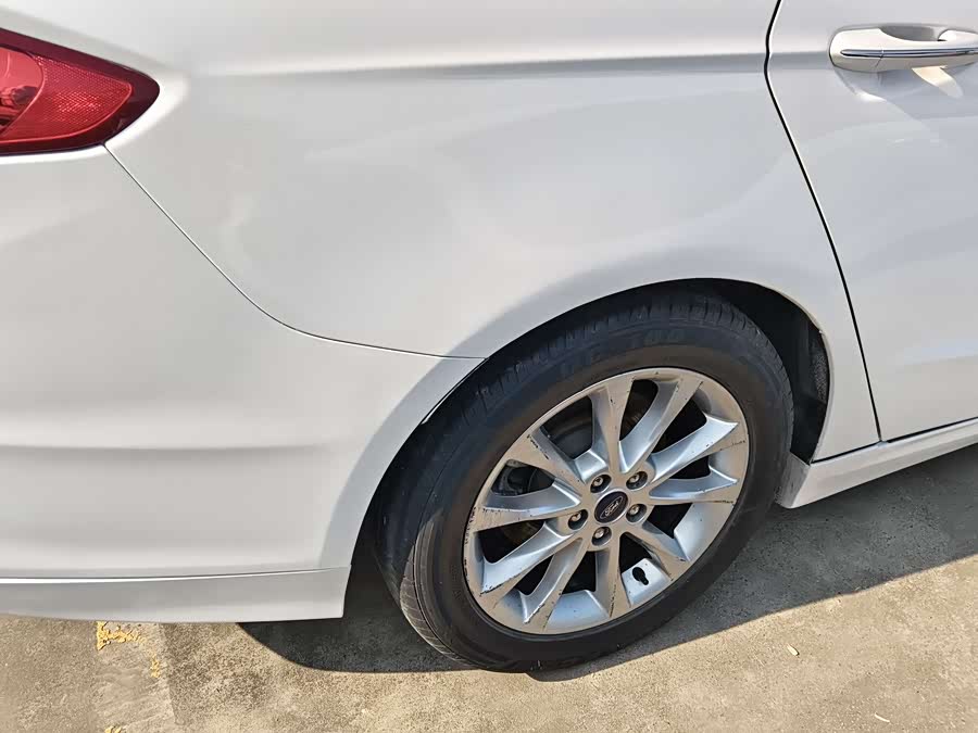 Ford Mondeo 2017 car image #14