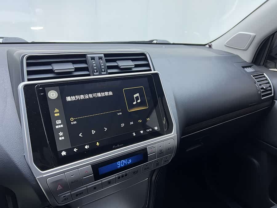 Toyota Land Cruiser Prado 2019 #14 Toyota Land Cruiser Prado 2019 car image #14