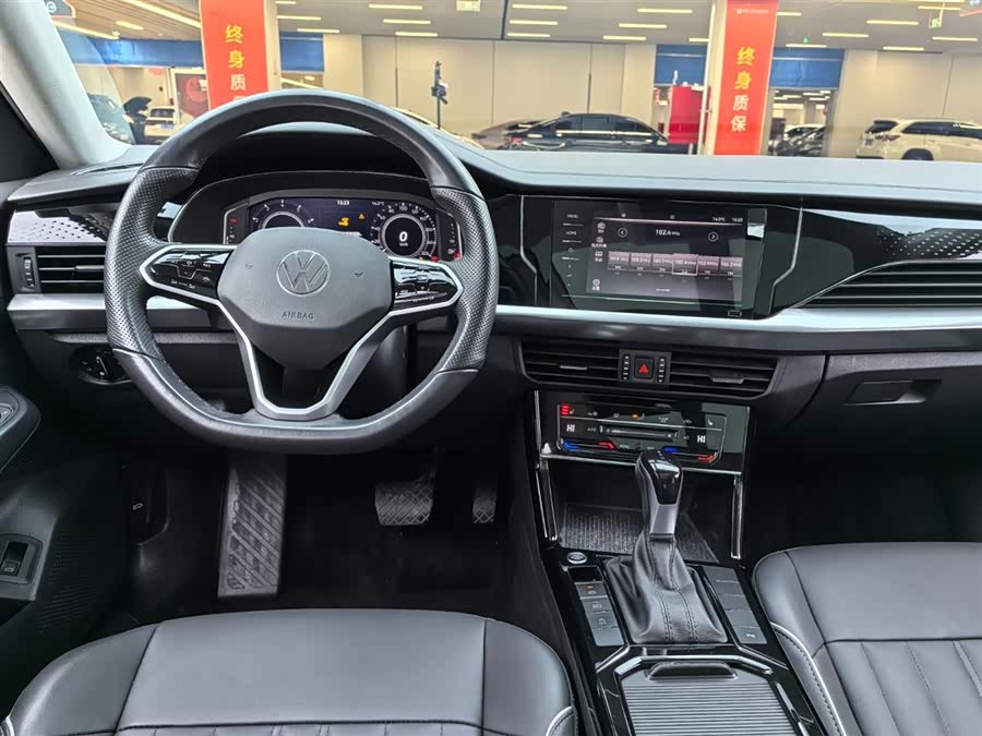 Volkswagen Passat 2023 car image #14