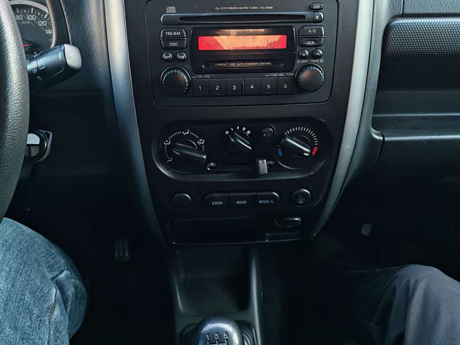 Suzuki Jimny (Imported) 2016 immagine di auto #14