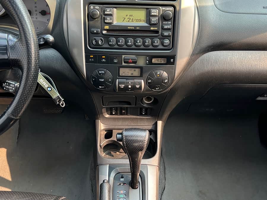 Toyota RAV4 (Imported) 2004 immagine di auto #14