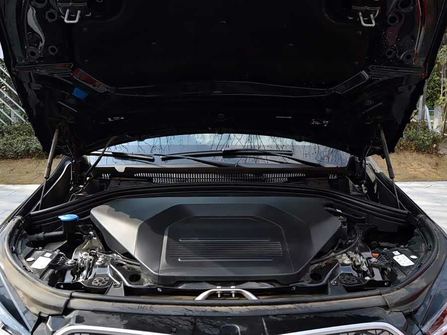 BMW iX1 2025 car image #14