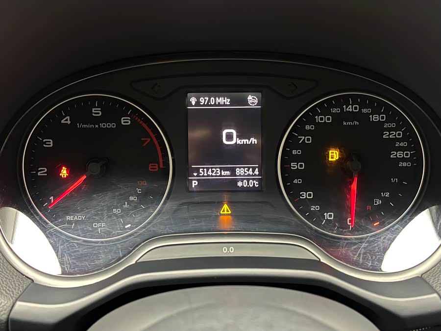 Audi Q2L 2023 car image #14