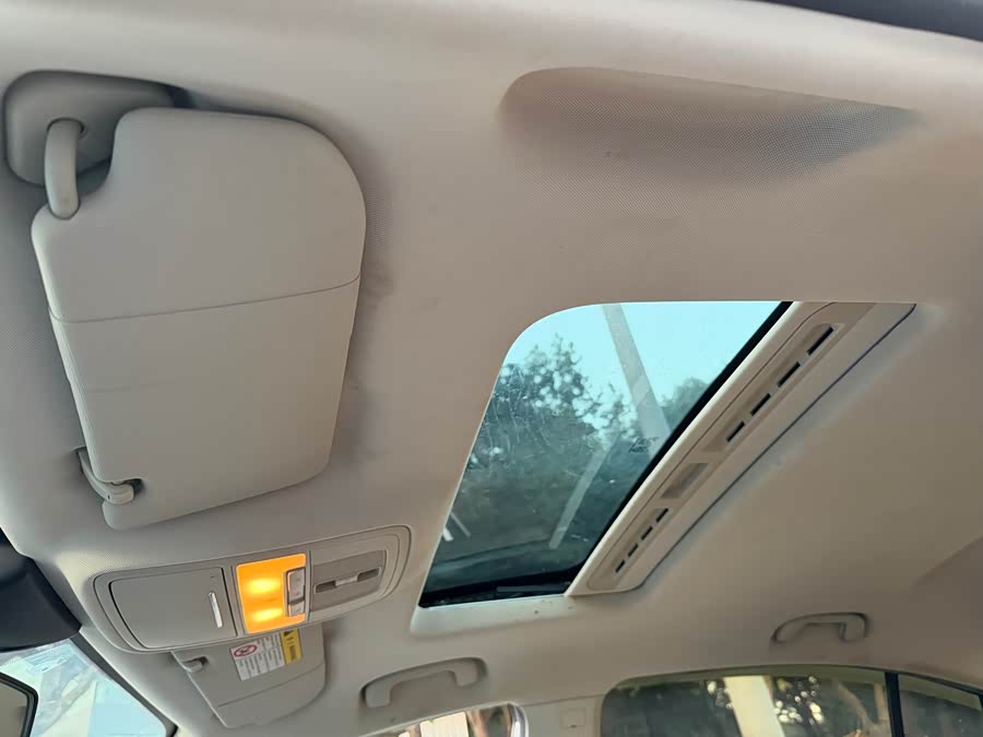 Roewe i5 2019 car image #14