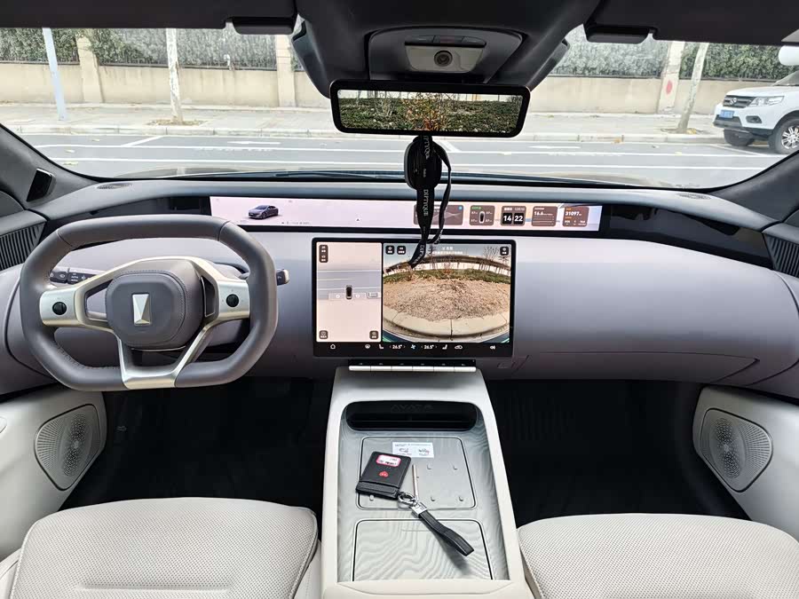 Avatr 12 2024 car image #14