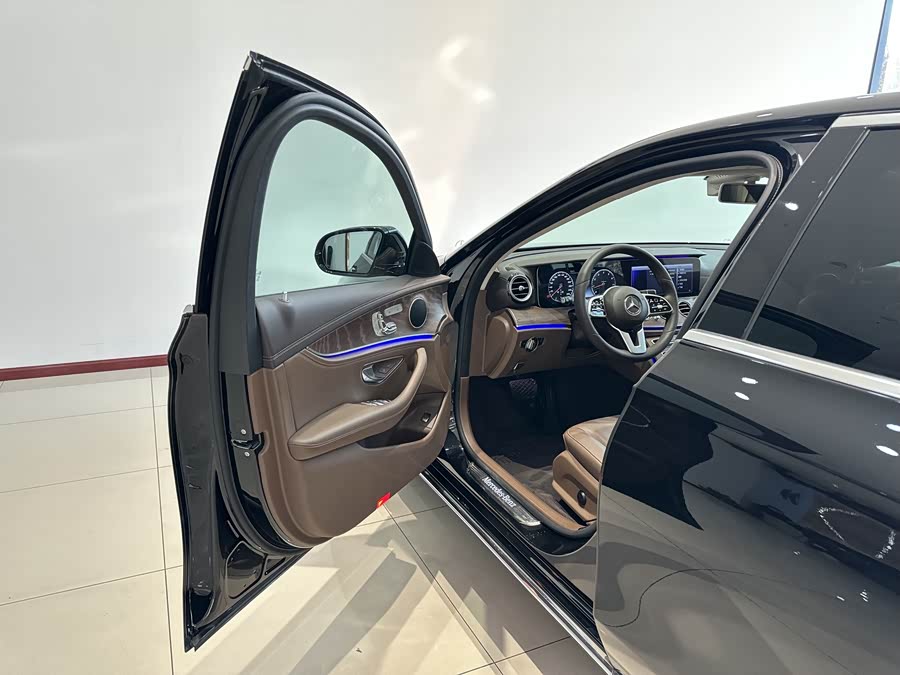 Mercedes-Benz E Class 2020 car image #14
