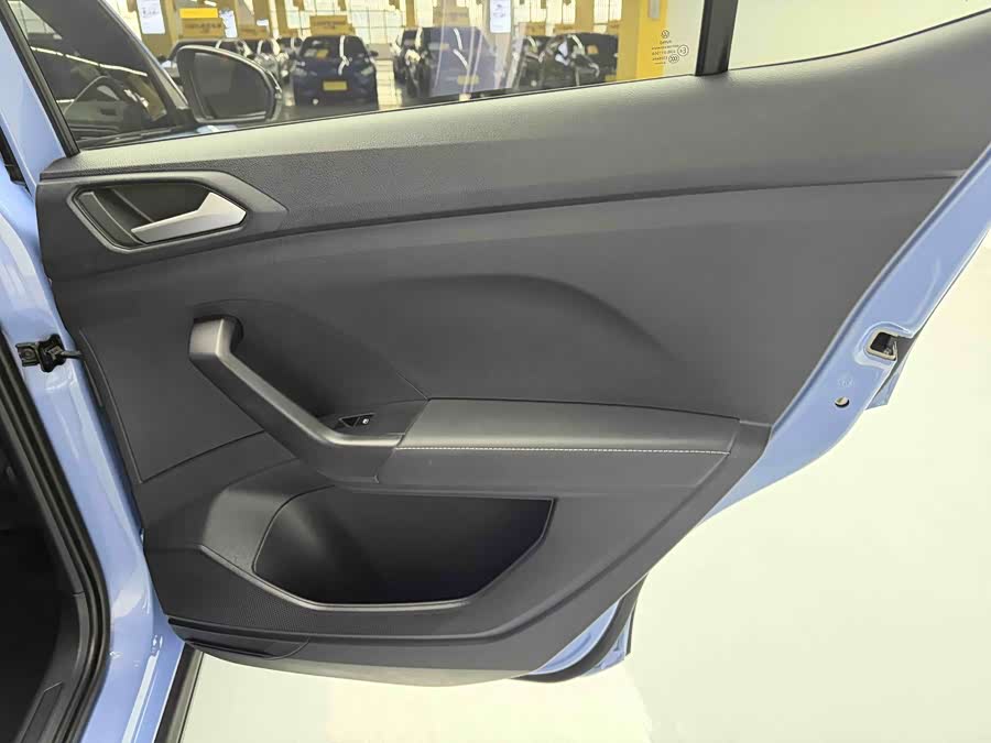 Volkswagen Tharu 2024 car image #14
