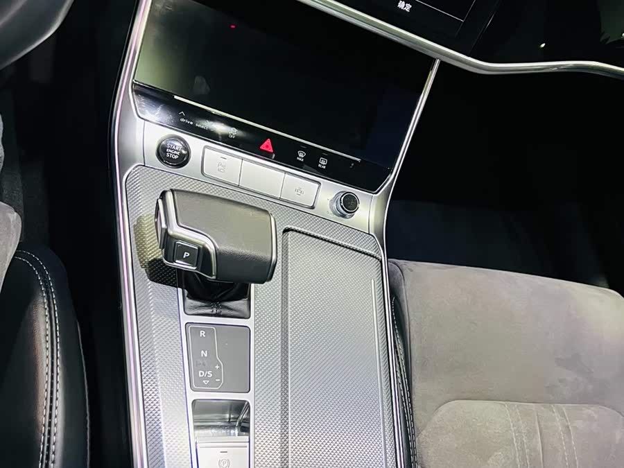 Audi A6L 2023 car image #14