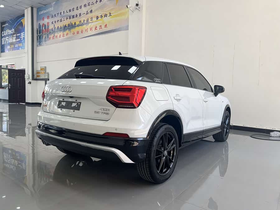 Audi Q2L 2020 car image #14