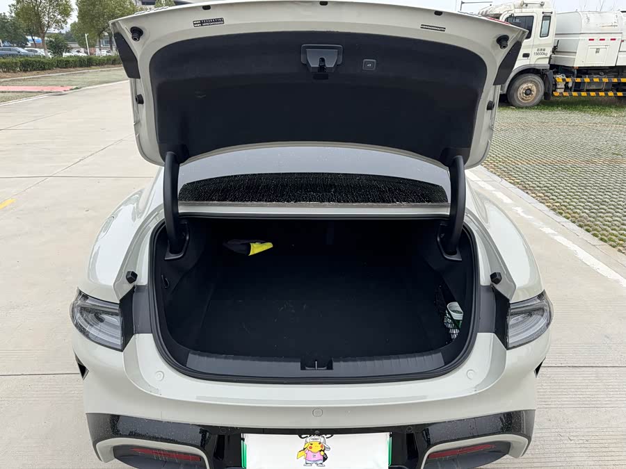 MI SU7 2024 car image #14