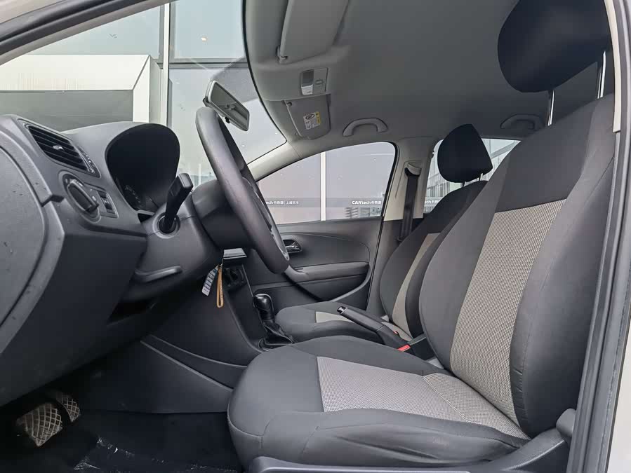Volkswagen Polo 2019 car image #14