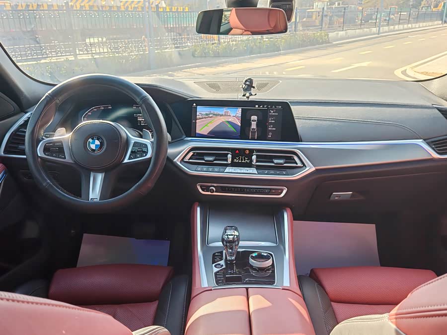 BMW X6 2023 car image #14