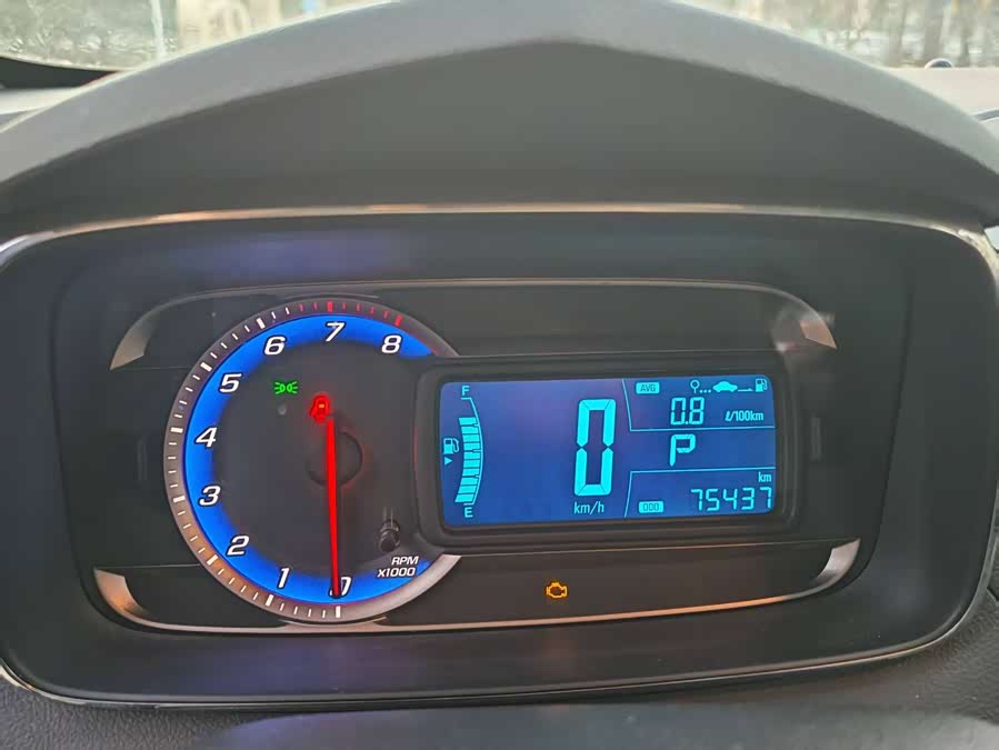 Chevrolet Tracker 2015 #14 Chevrolet Tracker 2015 car image #14