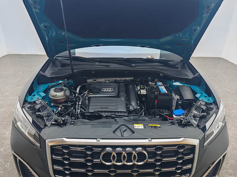 Audi Q2L 2023 car image #14