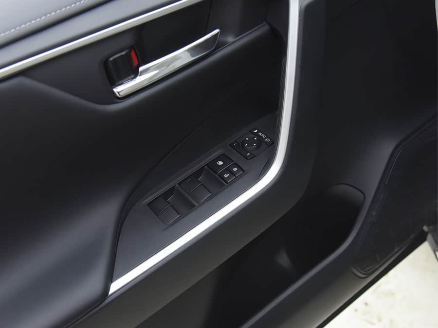 Toyota RAV4 2023 car image #14