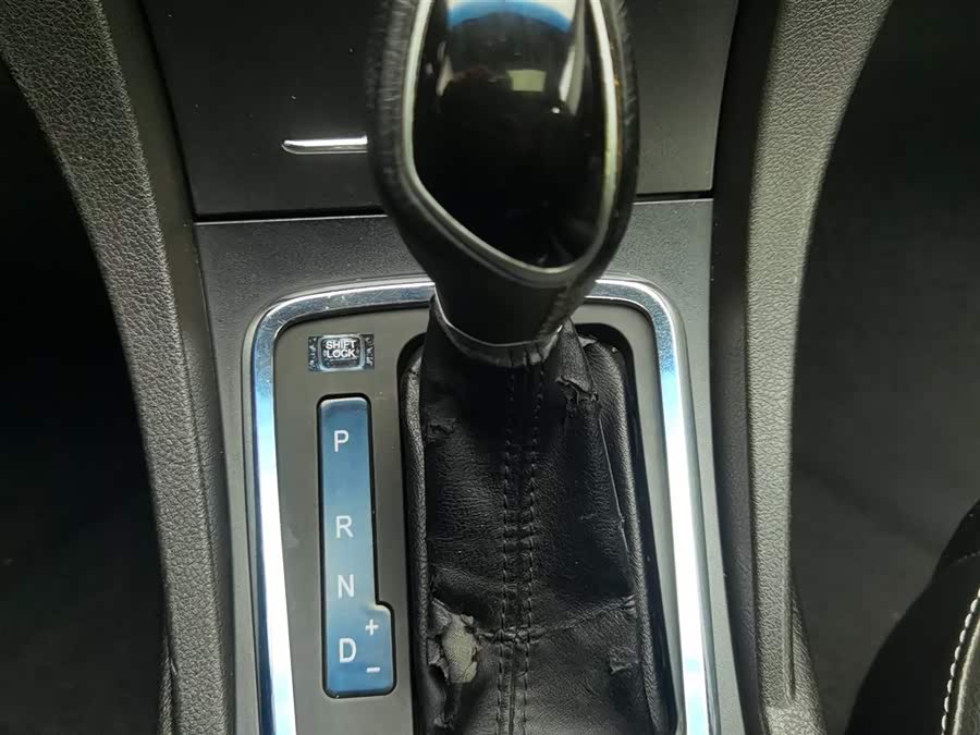 GEELY Emgrand 2016 car image #14