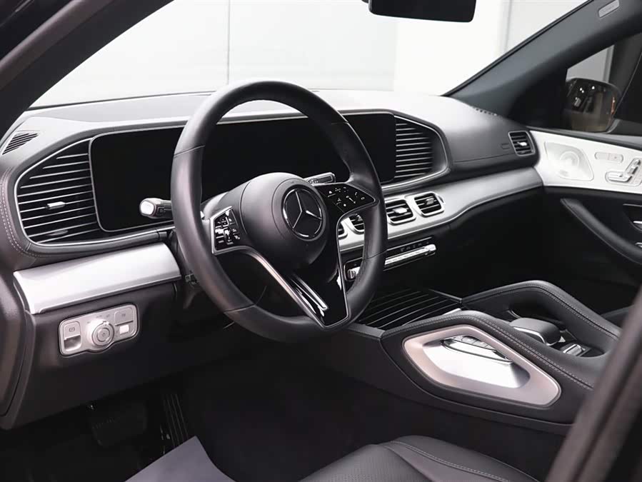 Mercedes-Benz GLE Coupe 2024 صورة سيارة #14