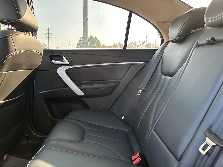 GEELY Emgrand 2017 car image #14