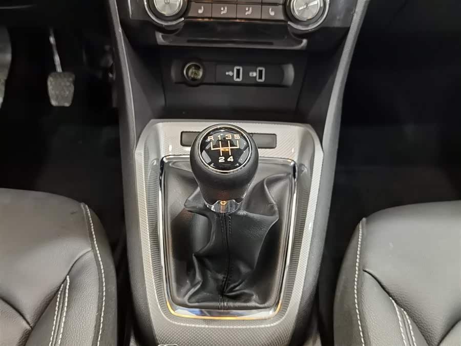 Roewe RX3 2019 изображение автомобиля #14