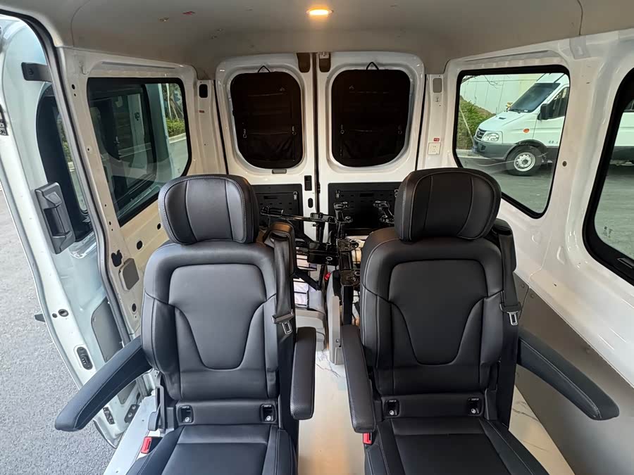 Ford Transit T8 2024 car image #14