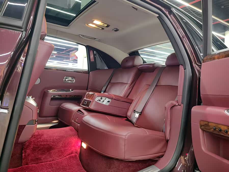 劳斯莱斯 古思特 2013 汽车图片 #14