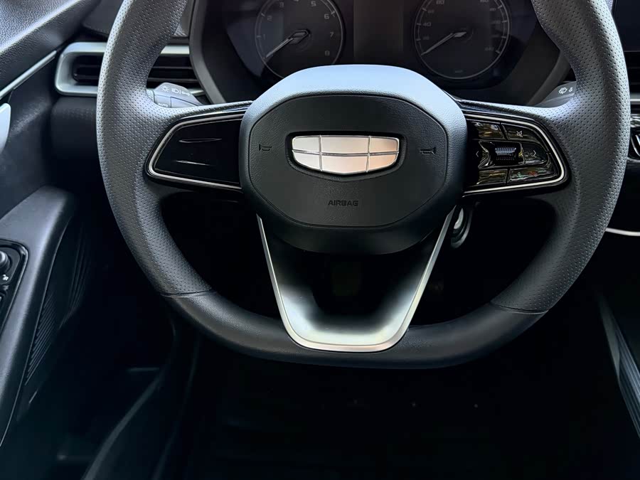 GEELY Emgrand 2024 #14 GEELY Emgrand 2024 car image #14