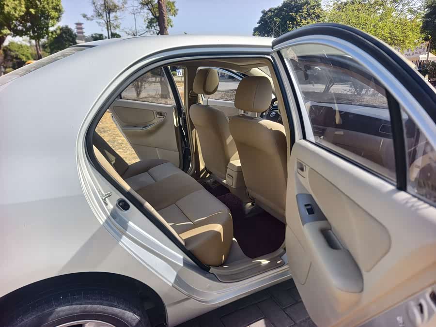 Toyota Corolla (Classic) 2014 immagine di auto #14