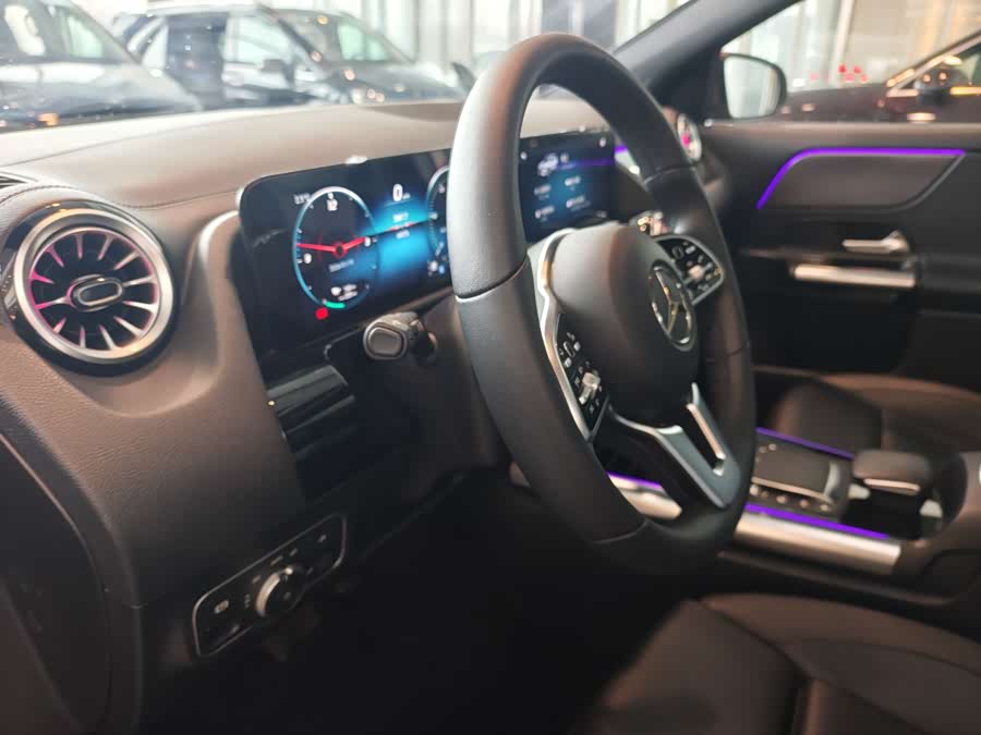 Mercedes-Benz EQA Class 2024 صورة سيارة #14