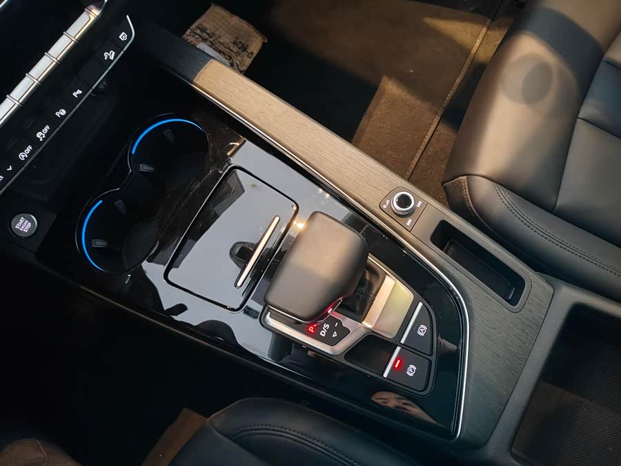 Audi A4 (Imported) #14 Audi A4 (Imported) car image #14