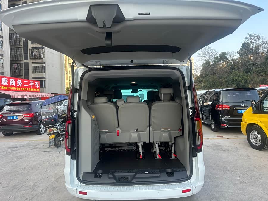 Ford Transit 2025 immagine di auto #14