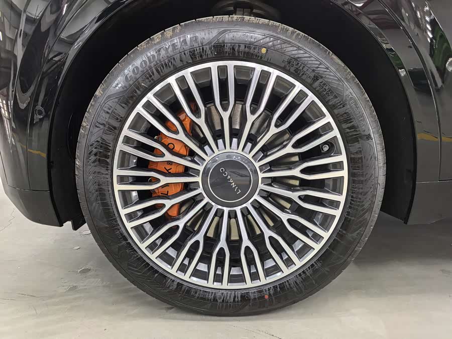 Lynk & Co 900 2025 car image #14