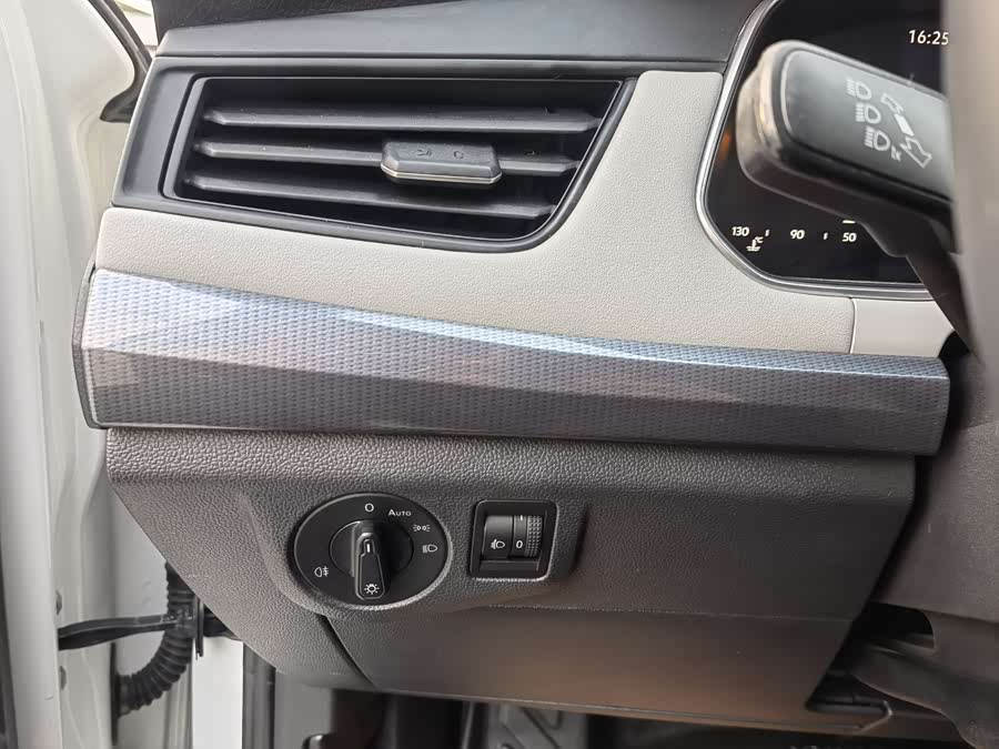 Volkswagen Bora 2023 immagine di auto #14