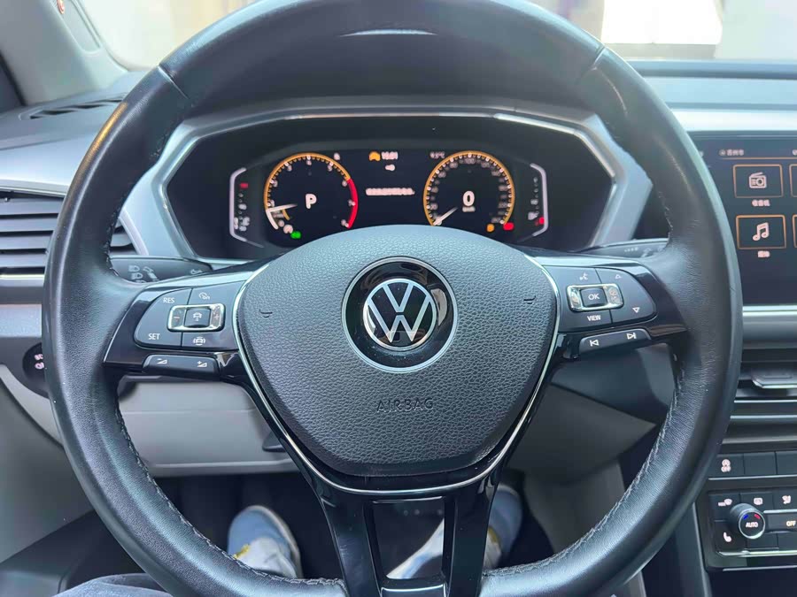 Volkswagen T-Cross 2022 car image #14