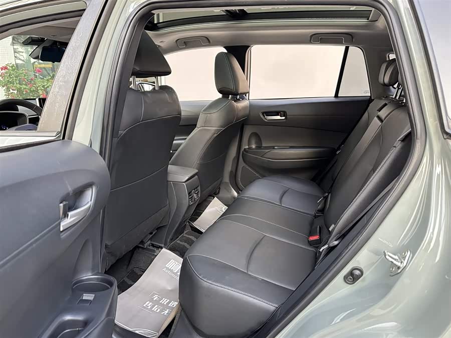 Toyota Corolla Cross 2022 immagine di auto #14