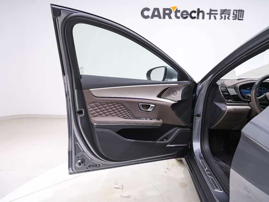 BYD Han 2023 car image #14