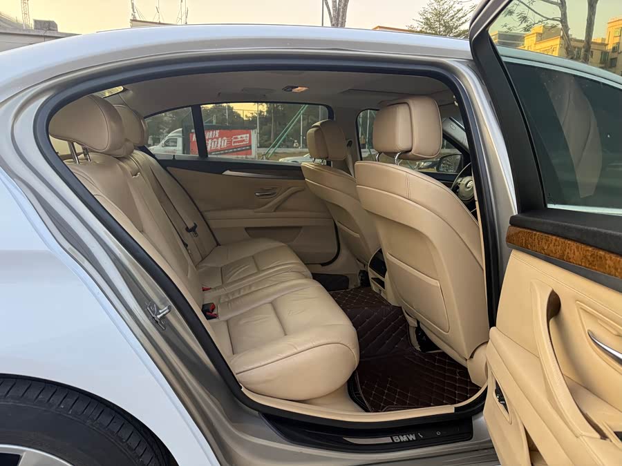 BMW 5 Series 2011 image de voiture #14