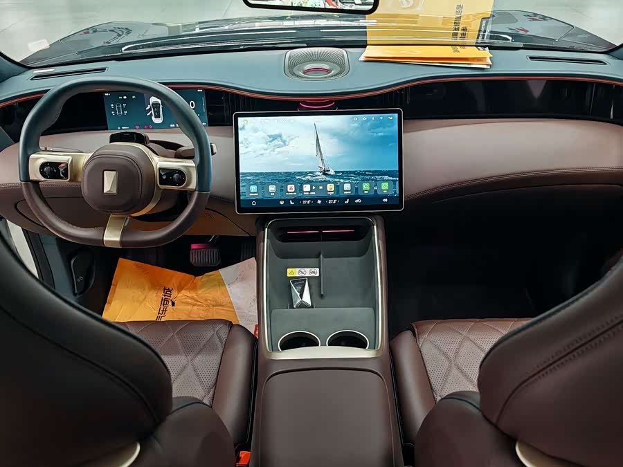 Avatr 11 2025 car image #14