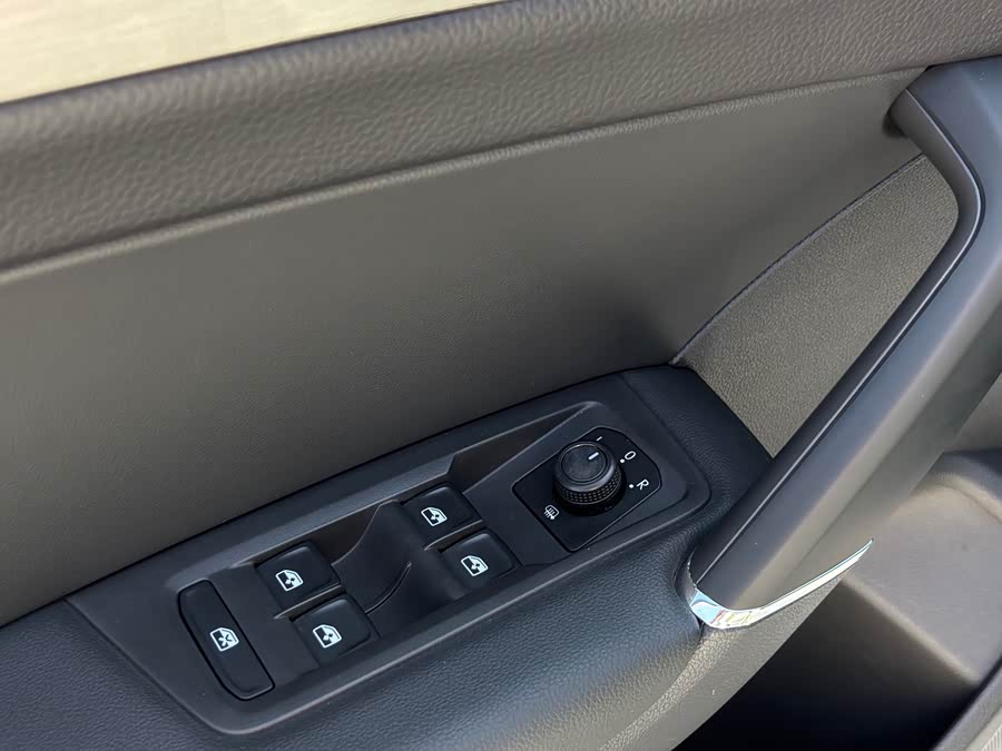 Volkswagen Touran 2019 #14 Volkswagen Touran 2019 car image #14