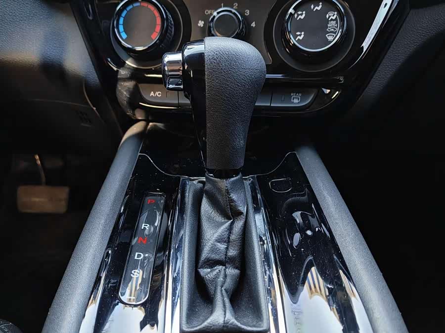 Honda VEZEL 2017 car image #14