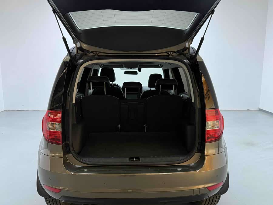 Skoda Yeti 2018 car image #14